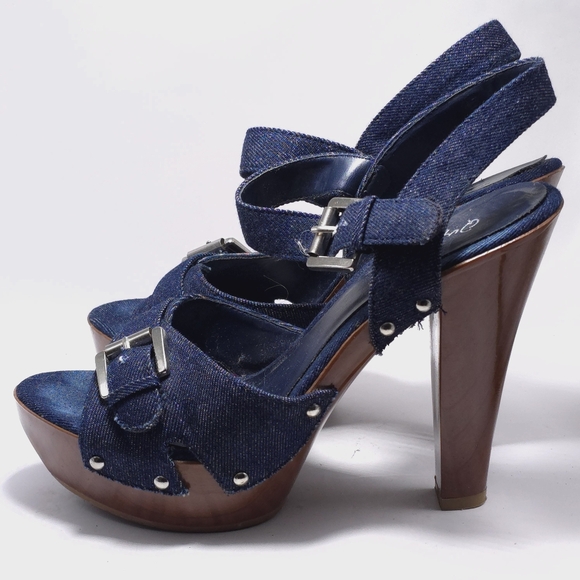 Qupid Women's Denim Heels Size 7.5 Silver Buckle Wood Heel - Picture 4 of 13